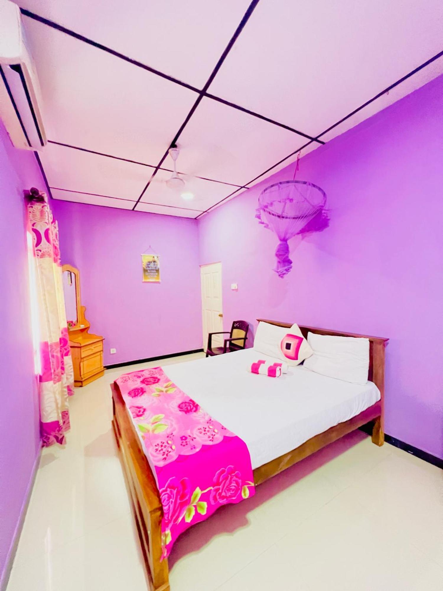 Hotel Gloriya Mathews Negombo Exterior foto